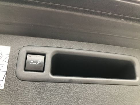 Used 2024 Toyota Highlander Limited image 30