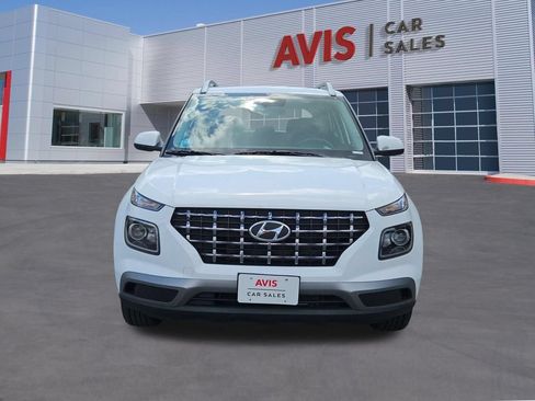 Used 2025 Hyundai Venue SEL FWD image 10