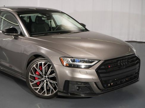 Used 2021 Audi S8 L w/ S8 Executive Package AWD/4WD image 23