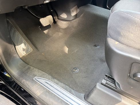 Used 2025 Chevrolet Silverado 1500 LT image 17