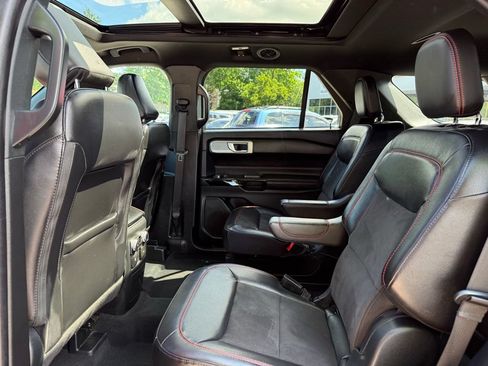 Used 2023 Ford Explorer ST-Line w/ Class IV Trailer Tow Package AWD/4WD image 24
