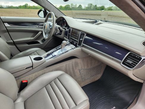Used 2013 Porsche Panamera GTS image 8