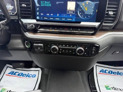 Used 2022 Chevrolet Silverado 1500 RST w/ Z71 Off-Road Package AWD/4WD image 13