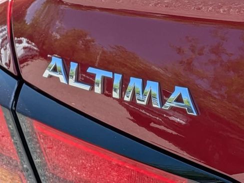 Used 2022 Nissan Altima 2.5 SR FWD image 12
