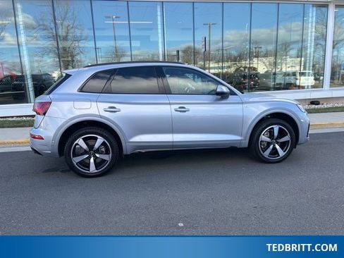 Used 2022 Audi Q5 2.0T Prestige w/ Prestige Package image 9