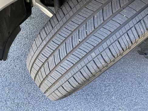 Used 2025 Ford Explorer ST-Line w/ Premium Package image 12