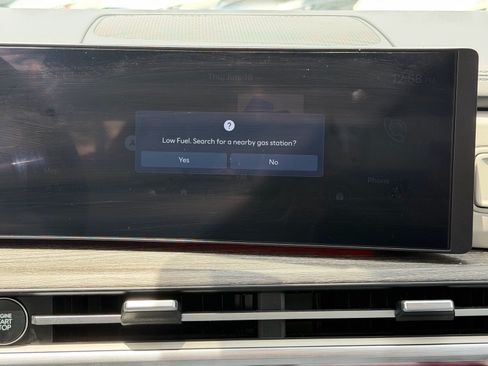 Used 2025 Hyundai Santa Fe Calligraphy FWD image 17