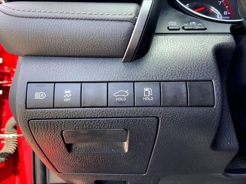 Used 2019 Toyota Camry XSE FWD image 33