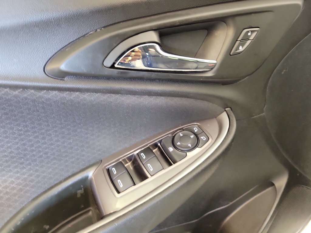Used 2021 Chevrolet Malibu RS FWD image 16