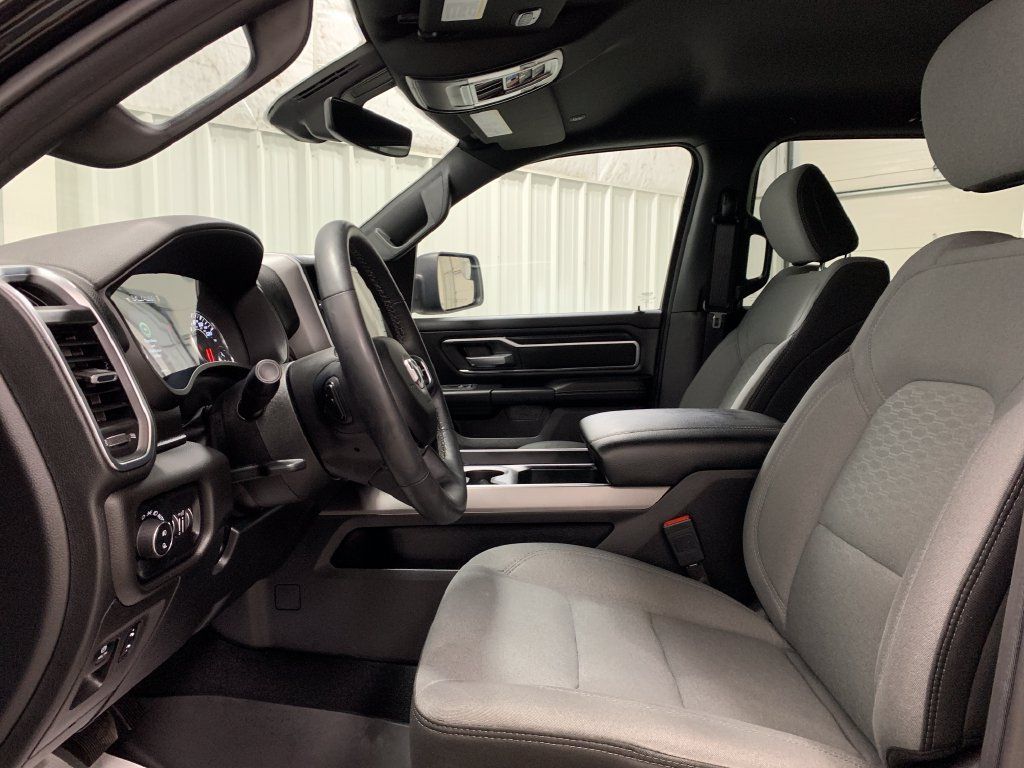 Used 2025 RAM 1500 Big Horn AWD/4WD image 17