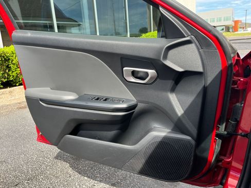 Used 2025 Kia K4 LXS image 18