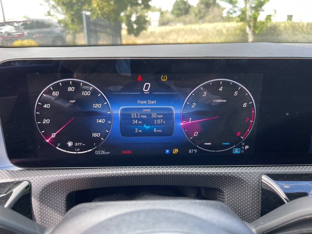 Used 2025 Mercedes-Benz CLA 250 4MATIC image 5