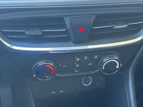 Used 2024 Buick Encore GX Sport Touring image 27