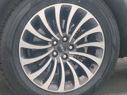 Used 2020 Lincoln Aviator Reserve w/ Elements Package Plus RWD image 31