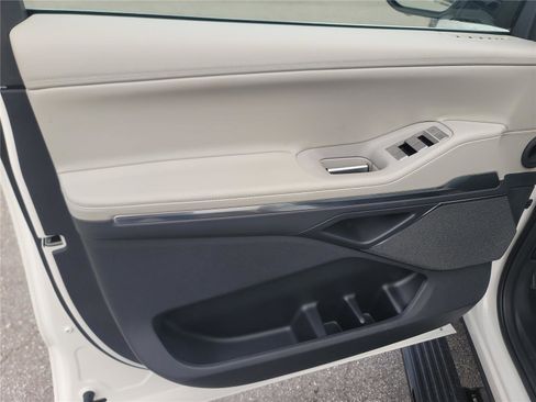 New 2026 Lincoln Navigator Reserve image 13