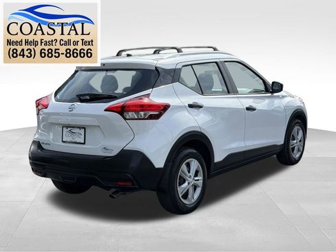 Used 2018 Nissan Kicks S w/ Exterior Package FWD image 2