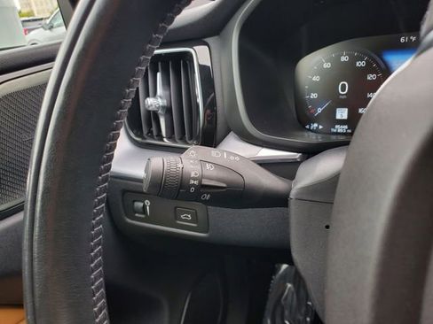 Used 2020 Volvo XC60 T5 Momentum AWD/4WD image 16