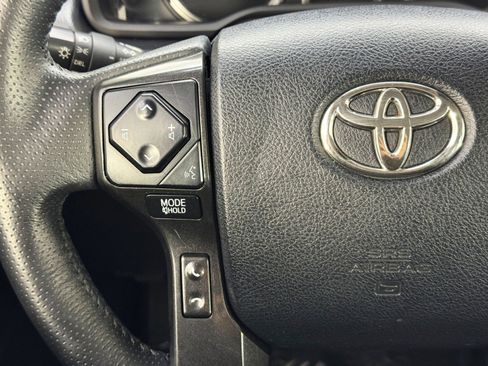 Used 2022 Toyota 4Runner TRD Off-Road Premium image 19