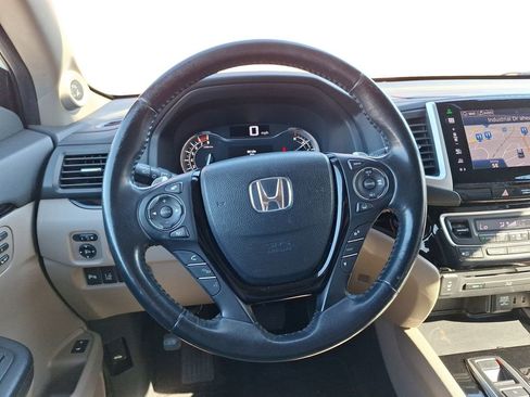 Used 2016 Honda Pilot Touring image 14