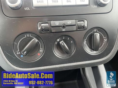 Used 2009 Volkswagen Jetta S image 32