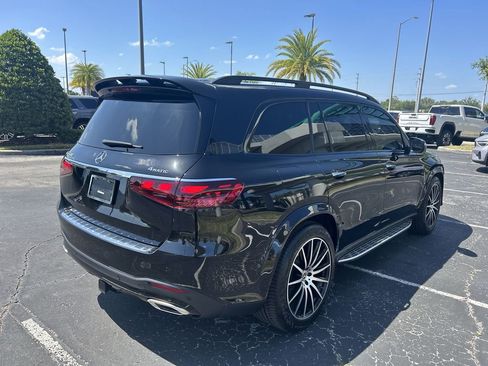 Used 2024 Mercedes-Benz GLS 580 4MATIC image 11