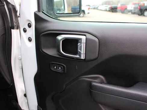 Used 2023 Jeep Gladiator Mojave w/ Cold Weather Group AWD/4WD image 50