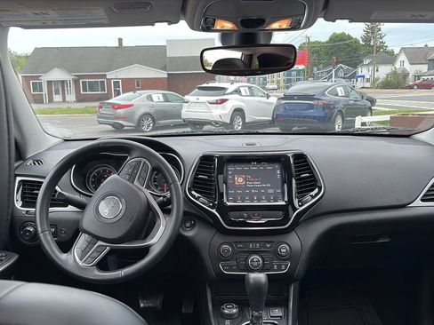 Used 2019 Jeep Cherokee Limited w/ Trailer Tow Group AWD/4WD image 16