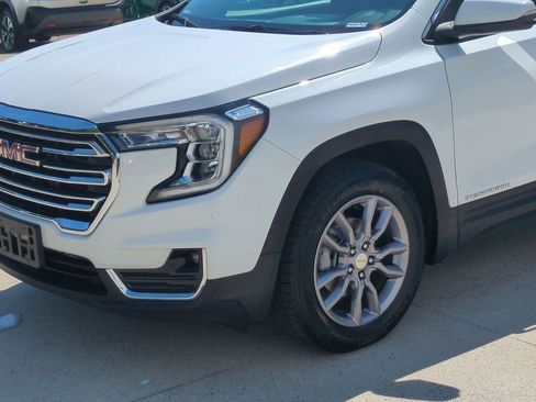 Used 2024 GMC Terrain SLT AWD/4WD image 10