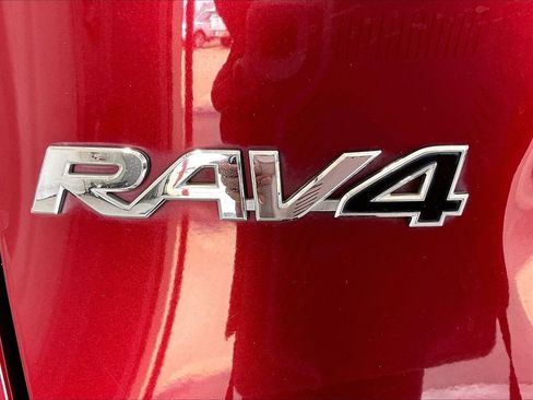 Used 2022 Toyota RAV4 LE FWD image 31
