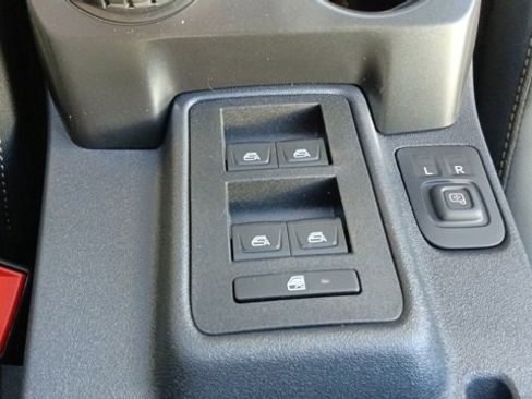 New 2025 Ford Bronco Badlands image 24