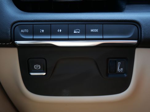 Used 2024 Cadillac Escalade Premium Luxury AWD/4WD image 26