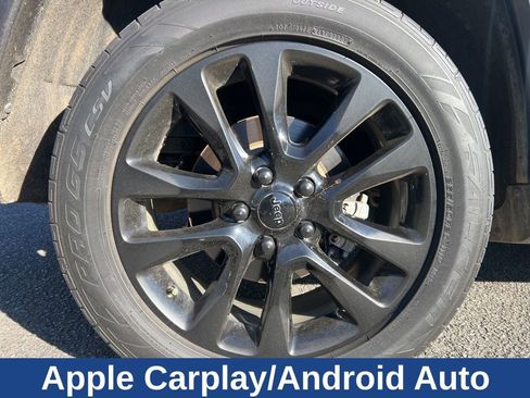 Used 2019 Jeep Grand Cherokee Altitude RWD image 12