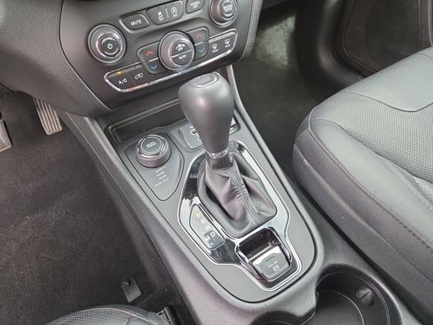 Certified 2021 Jeep Cherokee Limited AWD/4WD image 28