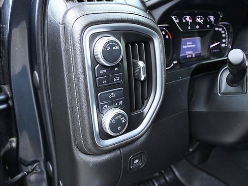 Used 2020 GMC Sierra 1500 SLE w/ Remote Start Package AWD/4WD image 11