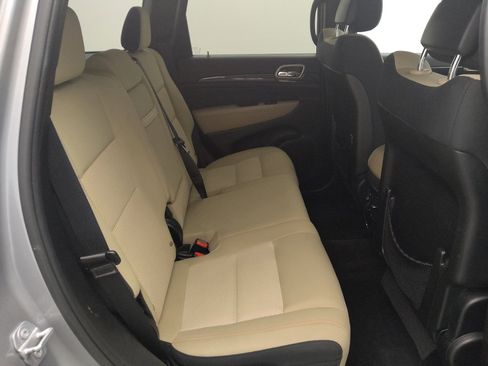 Used 2016 Jeep Grand Cherokee Laredo 75th Anniversary image 19