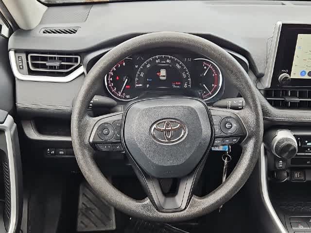 Used 2025 Toyota RAV4 LE AWD/4WD image 20