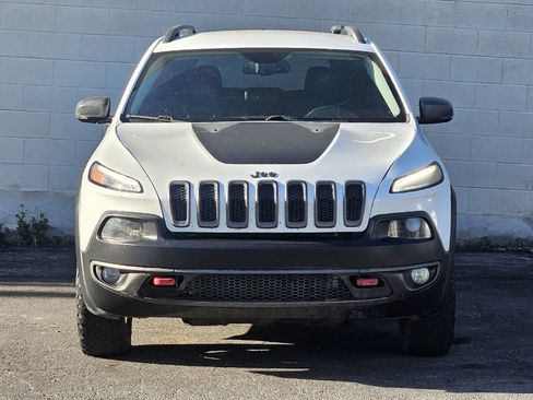Used 2017 Jeep Cherokee Trailhawk AWD/4WD image 8