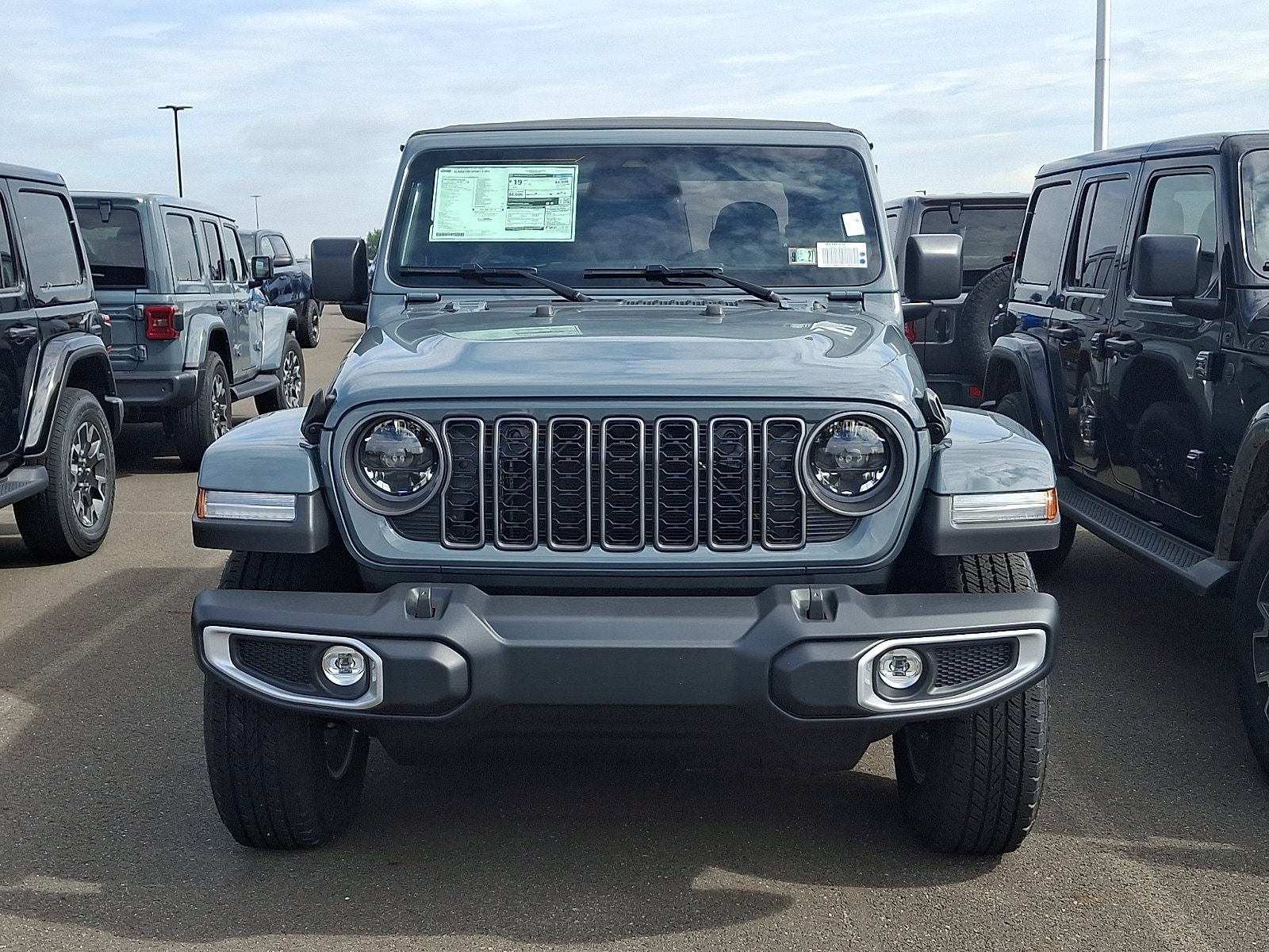 New 2026 Jeep Gladiator Sport AWD/4WD image 2