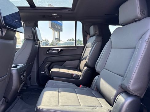 New 2026 Chevrolet Suburban Z71 w/ Z71 Off-Road Package AWD/4WD image 21