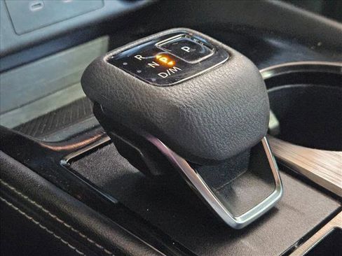 Used 2022 Nissan Rogue SL w/ SL Premium Package image 10