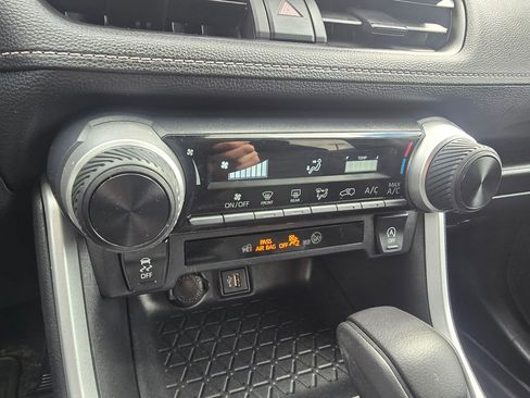 Used 2023 Toyota RAV4 LE image 23