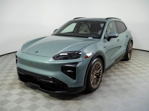 New 2026 Porsche Cayenne Turbo Electric AWD/4WD image 1