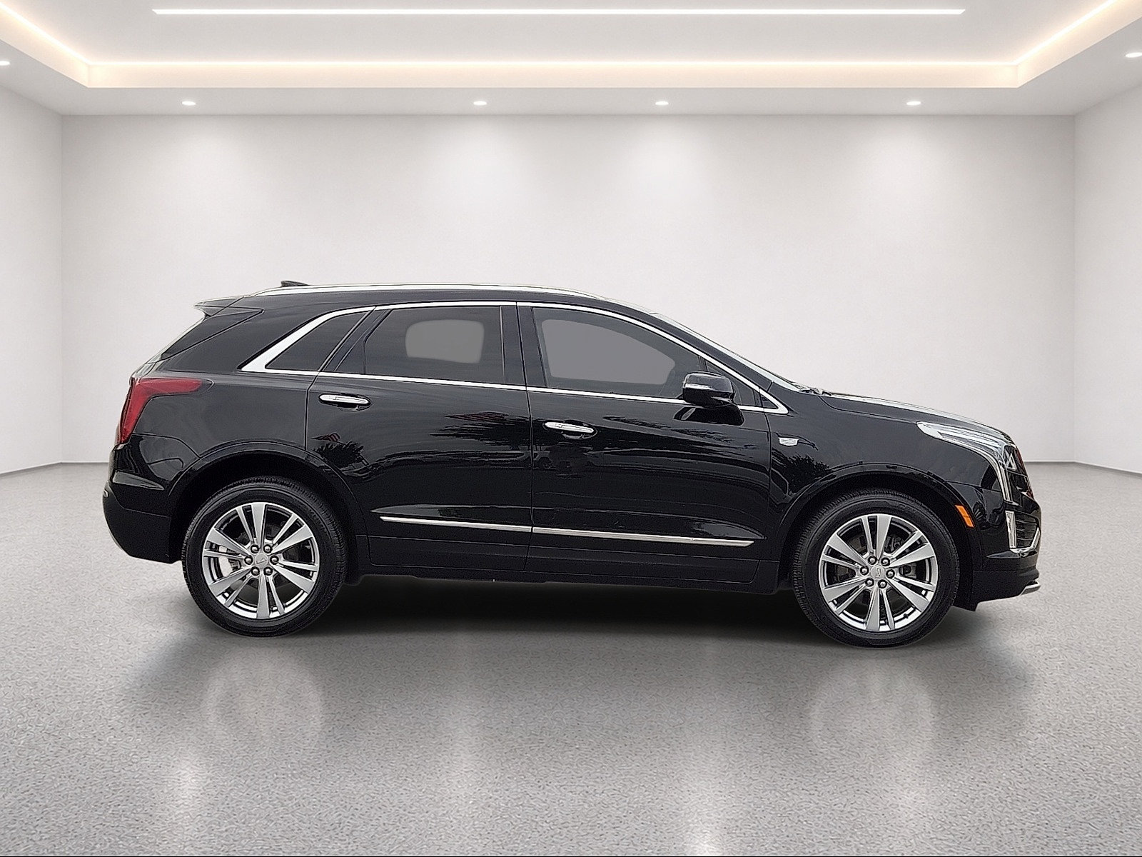 Used 2023 Cadillac XT5 Premium Luxury w/ LPO, Floor Liner Package FWD image 6