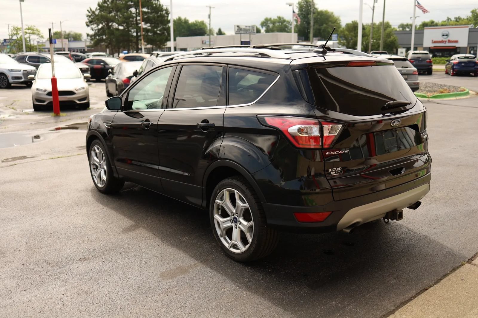 Used 2018 Ford Escape Titanium w/ Ford Safe & Smart Package FWD image 7