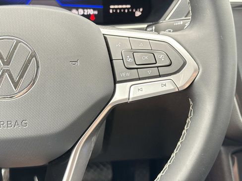 Used 2022 Volkswagen Tiguan SE image 7