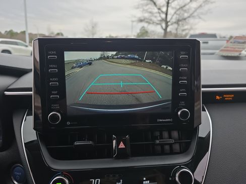 Used 2021 Toyota Corolla LE image 24