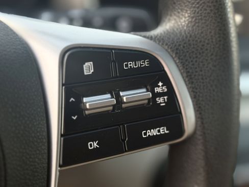 Used 2020 Kia Sorento LX FWD image 25