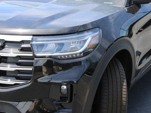 New 2026 Ford Explorer Active RWD image 15