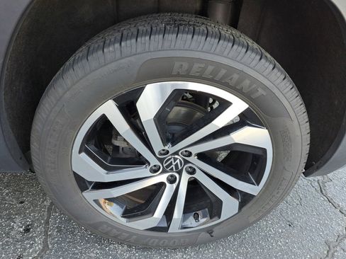 Used 2020 Volkswagen Atlas Cross Sport SEL R-Line image 24