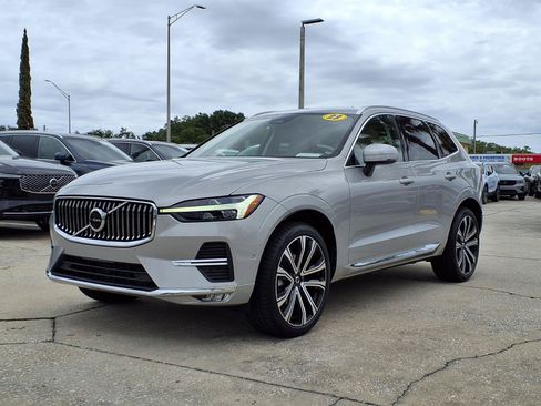 Certified 2023 Volvo XC60 B5 Ultimate w/ Protection Package Premier AWD/4WD image 3
